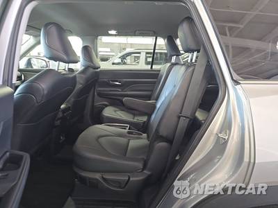 2025 Toyota Grand Highlander XLE - zdjęcie 13 z 32 - miniatura