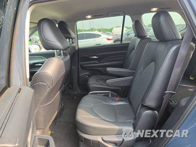 2025 Toyota Grand Highlander XLE - zdjęcie 13 z 33 - miniatura