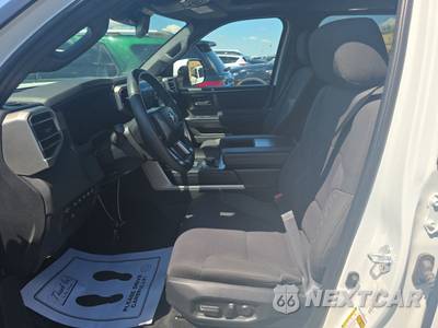 2025 Toyota Sequoia SR5 - zdjęcie 7 z 33 - miniatura