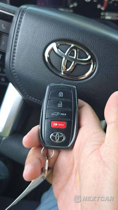 2023 Toyota Sequoia Platinum - zdjęcie 30 z 33 - miniatura