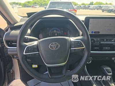 2025 Toyota Grand Highlander XLE - zdjęcie 10 z 25 - miniatura