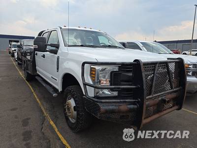 2018 Ford Super Duty F-350 Cab Chassis XL Crew Cab DRW - zdjęcie 7 z 22 - miniatura
