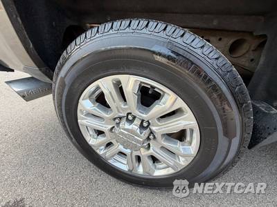 2015 Chevrolet Silverado 2500HD LTZ Crew Cab Medium Bed 1LZ w/Built-In Wi-Fi - zdjęcie 31 z 44 - miniatura