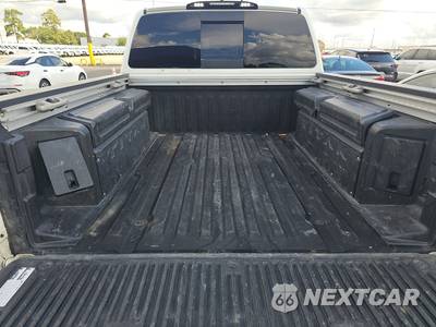 2023 Nissan TITAN Platinum Reserve Crew Cab Short Bed - zdjęcie 16 z 26 - miniatura