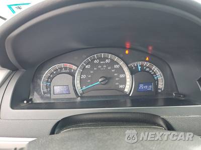 2014 Toyota Camry SE Sport - zdjęcie 18 z 46 - miniatura