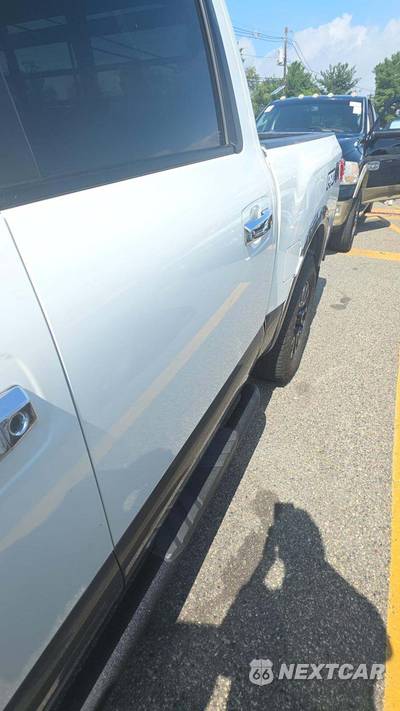 2017 Nissan TITAN PRO-4X Crew Cab Short Bed - zdjęcie 23 z 34 - miniatura