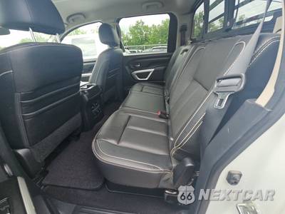 2017 Nissan TITAN PRO-4X Crew Cab Short Bed - zdjęcie 13 z 34 - miniatura