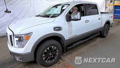 2017 Nissan TITAN PRO-4X Crew Cab Short Bed