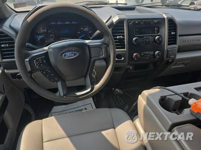 2019 Ford Super Duty F-350 Cab Chassis XL Crew Cab DRW - zdjęcie 14 z 27 - miniatura
