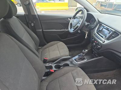 2019 Hyundai Accent SE - zdjęcie 8 z 39 - miniatura