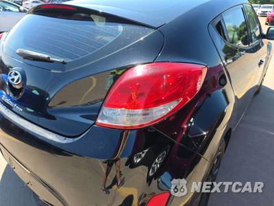 2012 Hyundai Veloster w/Red Interior - zdjęcie 4 z 17 - miniatura