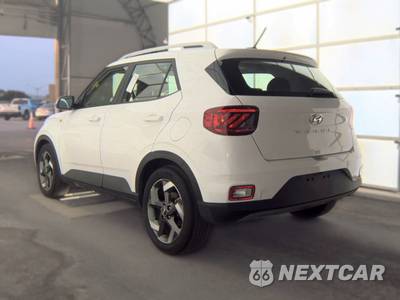 2025 Hyundai Venue SEL - zdjęcie 6 z 23 - miniatura