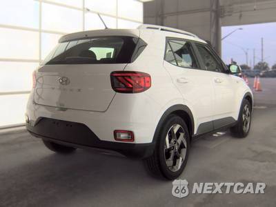 2025 Hyundai Venue SEL - zdjęcie 4 z 23 - miniatura