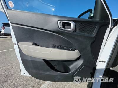 2025 Hyundai Venue SEL - zdjęcie 9 z 23 - miniatura