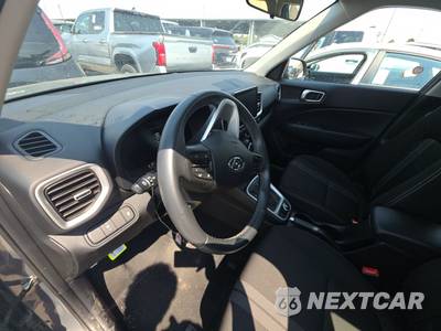 2025 Hyundai Venue SEL - zdjęcie 10 z 22 - miniatura