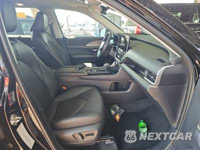 2025 Toyota Grand Highlander XLE - zdjęcie 8 z 30 - miniatura