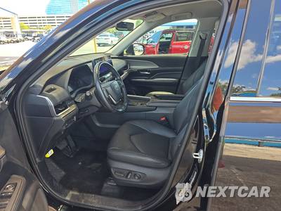 2025 Toyota Grand Highlander XLE - zdjęcie 7 z 25 - miniatura