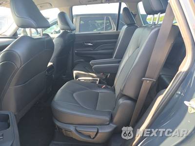 2025 Toyota Grand Highlander XLE - zdjęcie 13 z 25 - miniatura