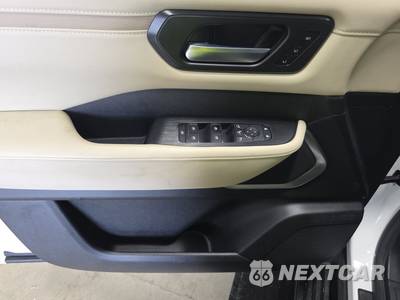2025 Nissan Armada Platinum - zdjęcie 9 z 21 - miniatura