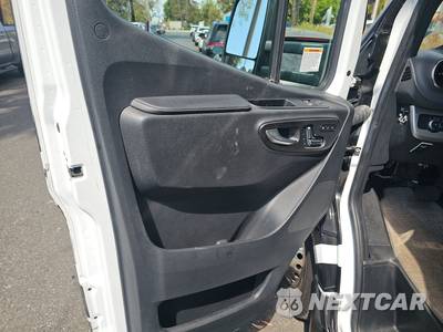 2022 Mercedes-Benz Sprinter 3500XD Cab Chassis DRW - zdjęcie 9 z 24 - miniatura