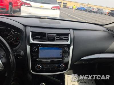 2018 Nissan Altima 2.5 SR - zdjęcie 17 z 55 - miniatura