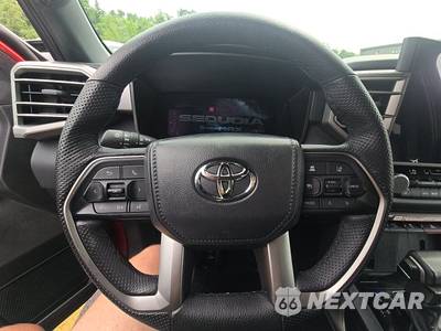 2025 Toyota Sequoia SR5 - zdjęcie 15 z 25 - miniatura