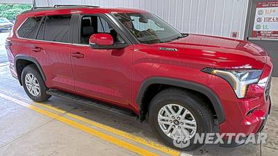 2025 Toyota Sequoia SR5 - zdjęcie 3 z 25 - miniatura