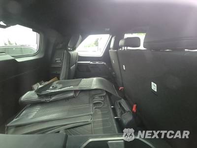 2025 Toyota Sequoia SR5 - zdjęcie 19 z 25 - miniatura