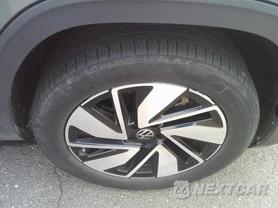 2025 Volkswagen Atlas 2.0T SE w/Technology - zdjęcie 3 z 34 - miniatura