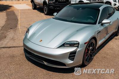 2022 Porsche Taycan GTS - zdjęcie 14 z 50 - miniatura