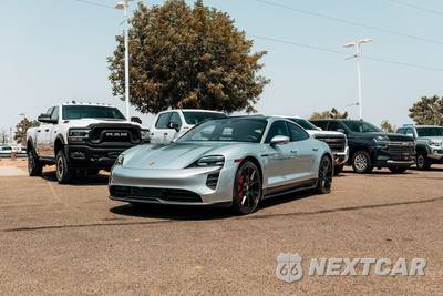 2022 Porsche Taycan GTS - zdjęcie 3 z 50 - miniatura