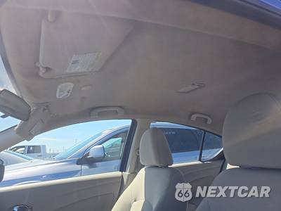 2016 Nissan Versa SV - zdjęcie 14 z 41 - miniatura