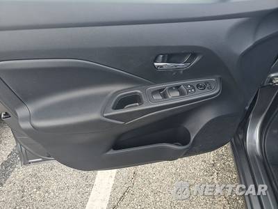 2025 Nissan Versa SV - zdjęcie 9 z 21 - miniatura