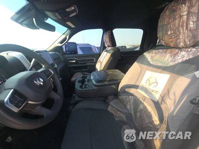 2026 Ram 2500 Big Horn Crew Cab Medium Bed - zdjęcie 7 z 31 - miniatura