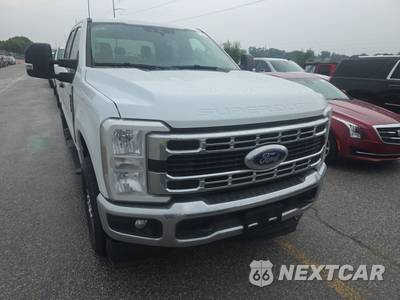 2025 Ford Super Duty F-250 XLT Crew Cab Medium Bed - zdjęcie 2 z 32 - miniatura