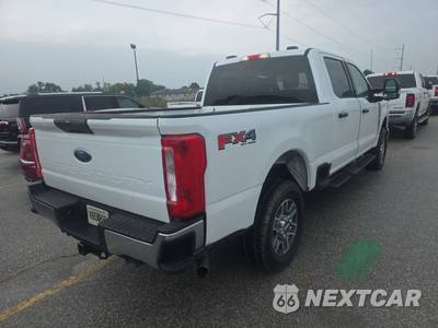2025 Ford Super Duty F-250 XLT Crew Cab Medium Bed - zdjęcie 4 z 32 - miniatura