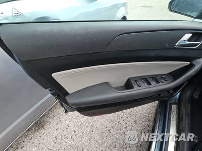 2015 Hyundai Sonata Sport 2.0T - zdjęcie 9 z 38 - miniatura