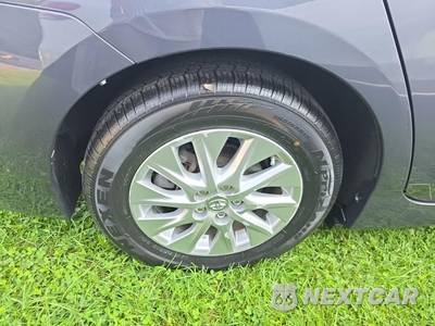 2015 Toyota Prius Plug-In Hybrid - zdjęcie 10 z 23 - miniatura