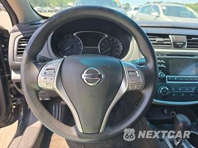 2017 Nissan Altima 2.5 S - zdjęcie 10 z 47 - miniatura