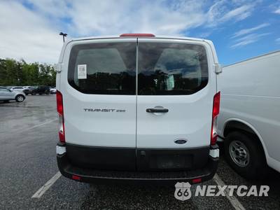 2025 Ford Transit 250 Cargo Van Low Roof 130.0" WB - zdjęcie 5 z 19 - miniatura