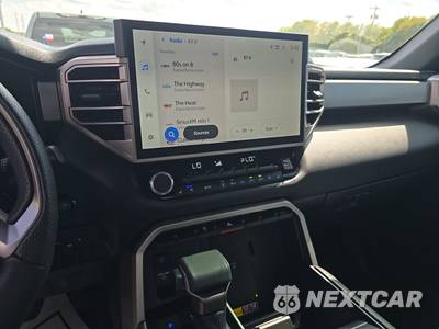 2026 Toyota Tundra Limited Crew Cab Short Bed - zdjęcie 17 z 26 - miniatura