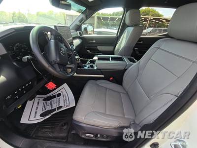 2026 Toyota Tundra Limited Crew Cab Short Bed - zdjęcie 13 z 26 - miniatura