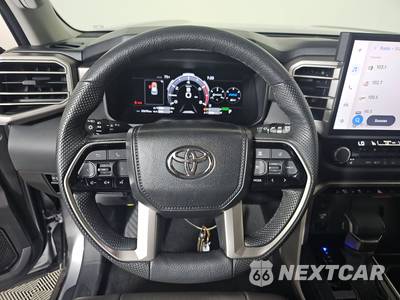 2024 Toyota Sequoia SR5 - zdjęcie 10 z 25 - miniatura