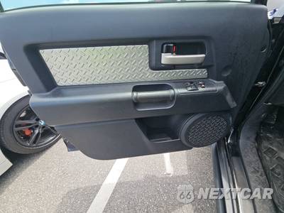 2010 Toyota FJ Cruiser w/Rear Doors - zdjęcie 15 z 41 - miniatura