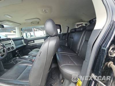 2010 Toyota FJ Cruiser w/Rear Doors - zdjęcie 19 z 41 - miniatura