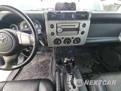 2010 Toyota FJ Cruiser w/Rear Doors - zdjęcie 17 z 41 - miniatura