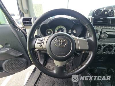 2010 Toyota FJ Cruiser w/Rear Doors - zdjęcie 16 z 41 - miniatura