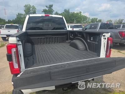 2025 Ford Super Duty F-250 Platinum Crew Cab Medium Bed - zdjęcie 20 z 23 - miniatura