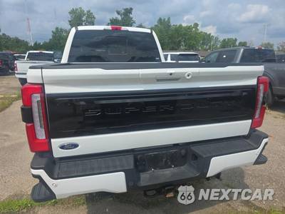 2025 Ford Super Duty F-250 Platinum Crew Cab Medium Bed - zdjęcie 5 z 23 - miniatura