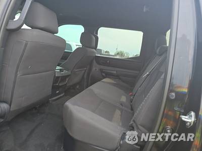 2025 Toyota Tundra SR Crew Cab Short Bed - zdjęcie 13 z 17 - miniatura